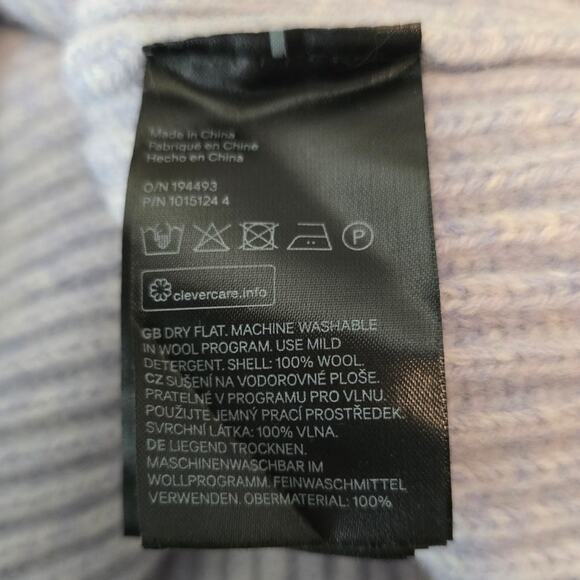 H&M 100% Wool Laine Tight Knit Heathered Blue V-Neck Women's Sweater XS NWT - Picture 5 of 5